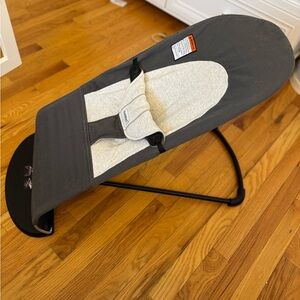 BabyBjörn Gray and Cream Baby Bouncer